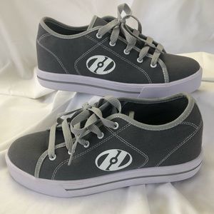 Heelys roller skate shoes! Men's size 7. Worn TWICE in the house.